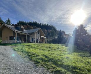 Vista exterior de Casa o xalet en venda en Vega de Espinareda amb Terrassa i Balcó