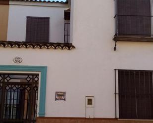 Vista exterior de Casa adosada en venda en Cantillana