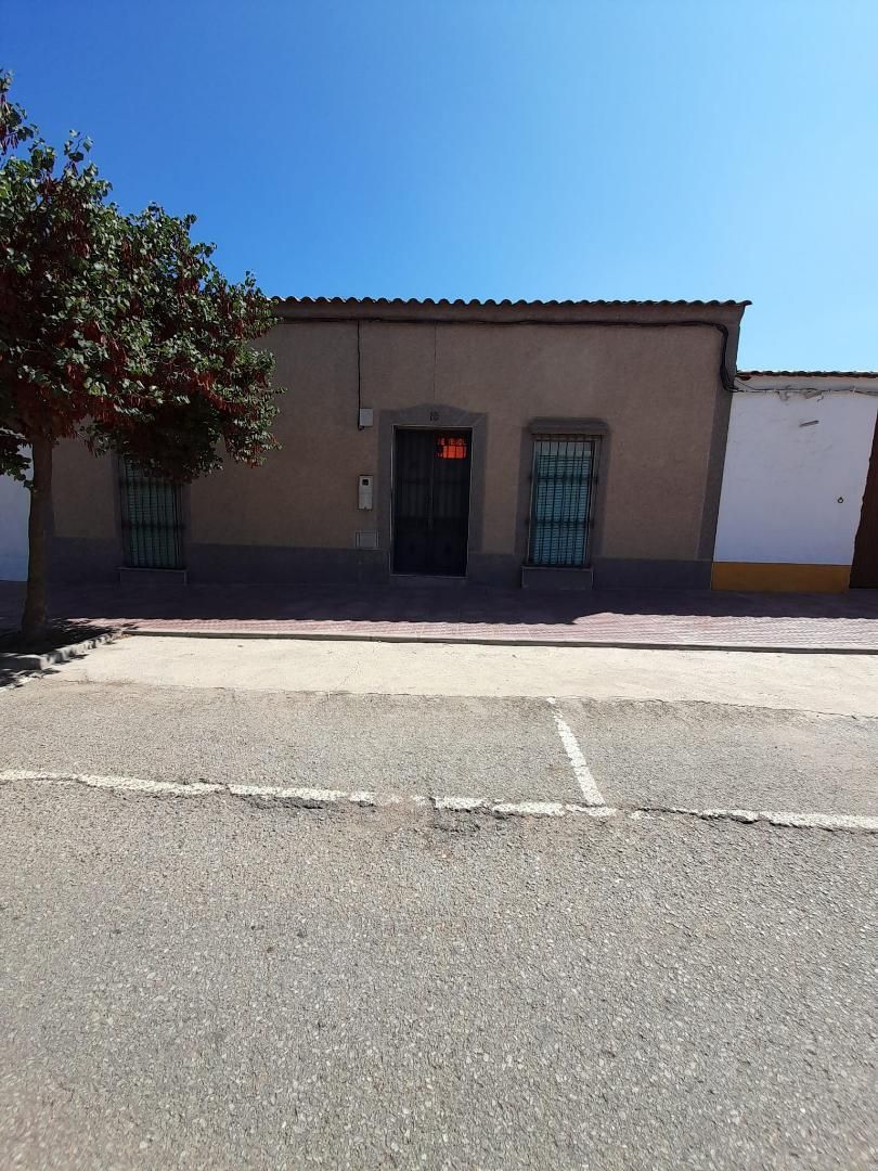 Vista exterior de Casa o xalet en venda en Almendral amb Traster, Moblat i Forn