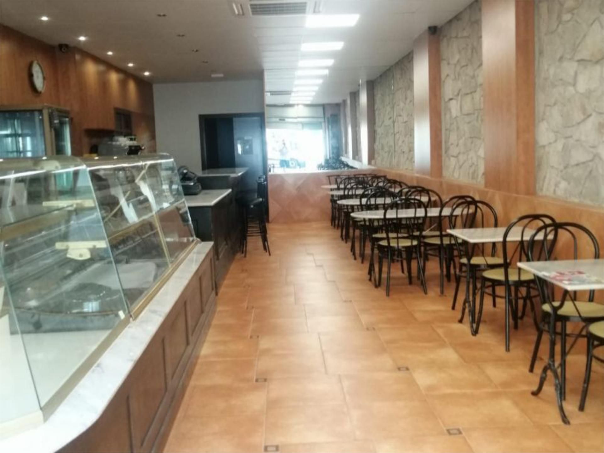Local en venda en Manresa amb Aire condicionat, Calefacció i Moblat