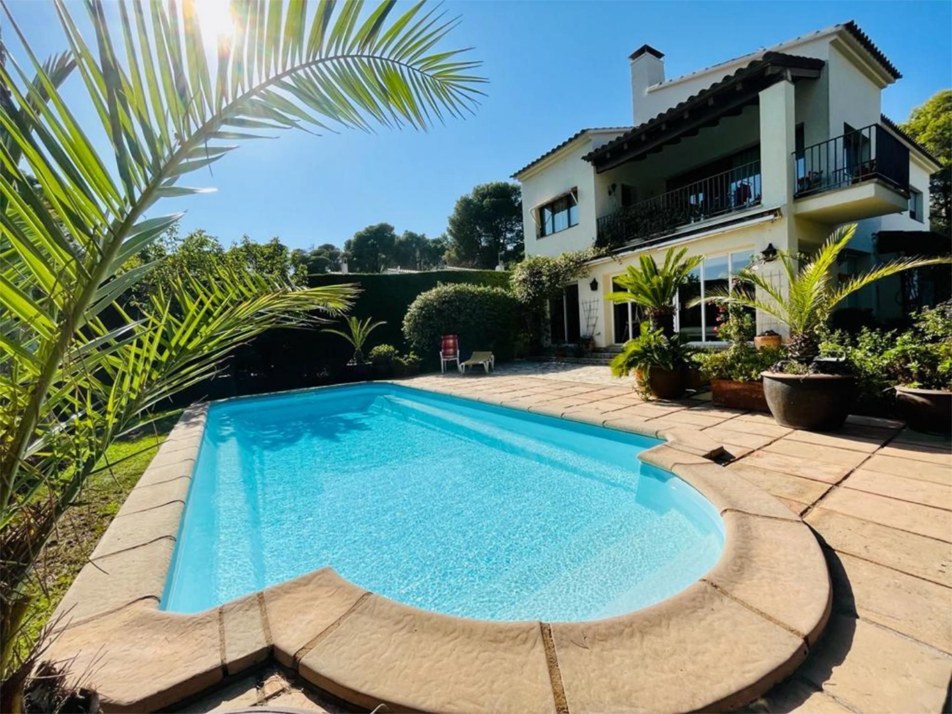 Swimming pool of House or chalet for sale in L'Estartit  with Air Conditioner, Terrace and Swimming Pool