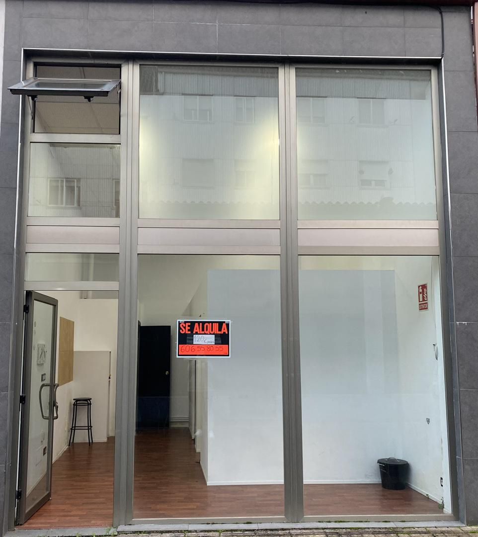 Box room to rent in Carballo