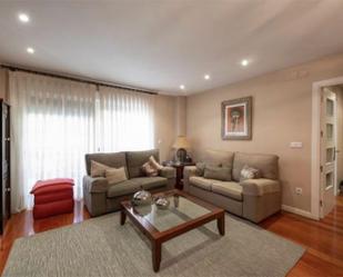 Living room of Flat for sale in  Sevilla Capital  with Air Conditioner, Terrace and Swimming Pool