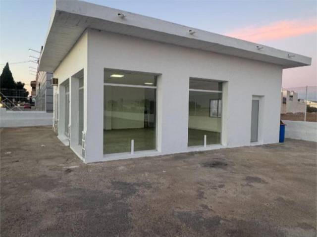 Local comercial en Alquiler en Calle General Moscardó, 18 en Albujón