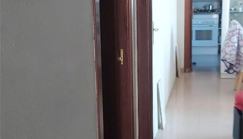 Flat to share in Carrer de Sant Lluís, 61, Riera, Barcelona - image 1 Photo 1 of Flat to share in Carrer de Sant Lluís, 61, Riera, Barcelona