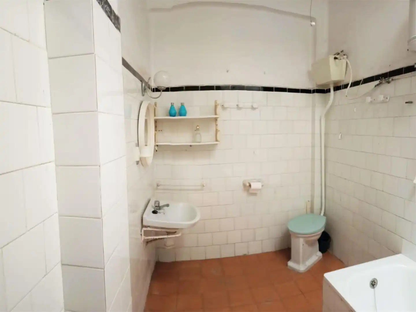 Badezimmer von Einfamilien-Reihenhaus zum Verkauf in La Vilavella mit Terrasse, Abstellraum und Balkon