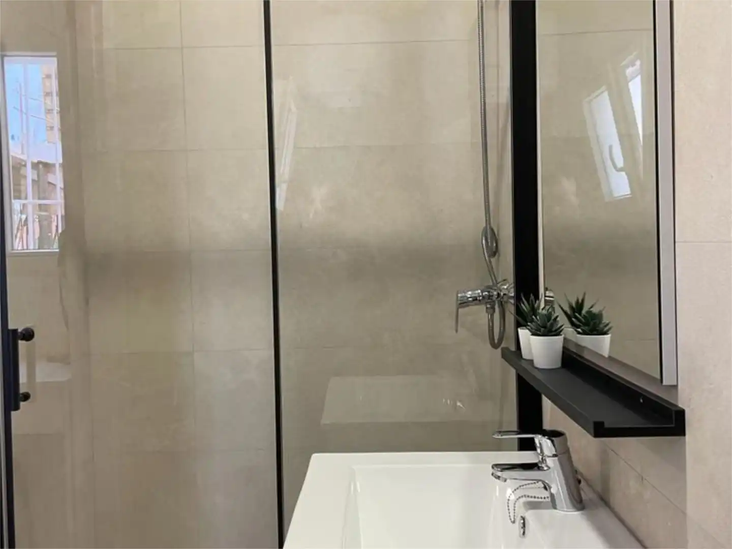 Bathroom of Detached homes for share in Almería  with Air Conditioner, Heating and Furnished