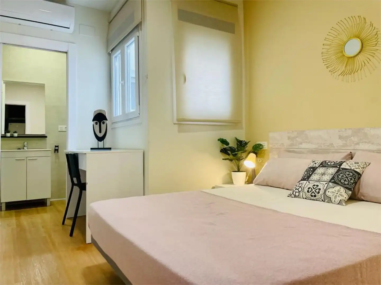 Bedroom of Detached homes for share in Almería  with Air Conditioner, Heating and Furnished
