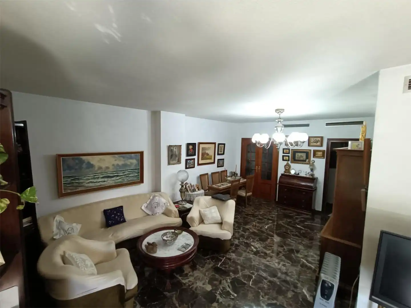 Flat for sale in Calle Alfonso de Cossío, 3, Parque María Luisa -Giralda Sur Living room of Flat for sale in Sevilla with Terrace, Storage room and Balcony