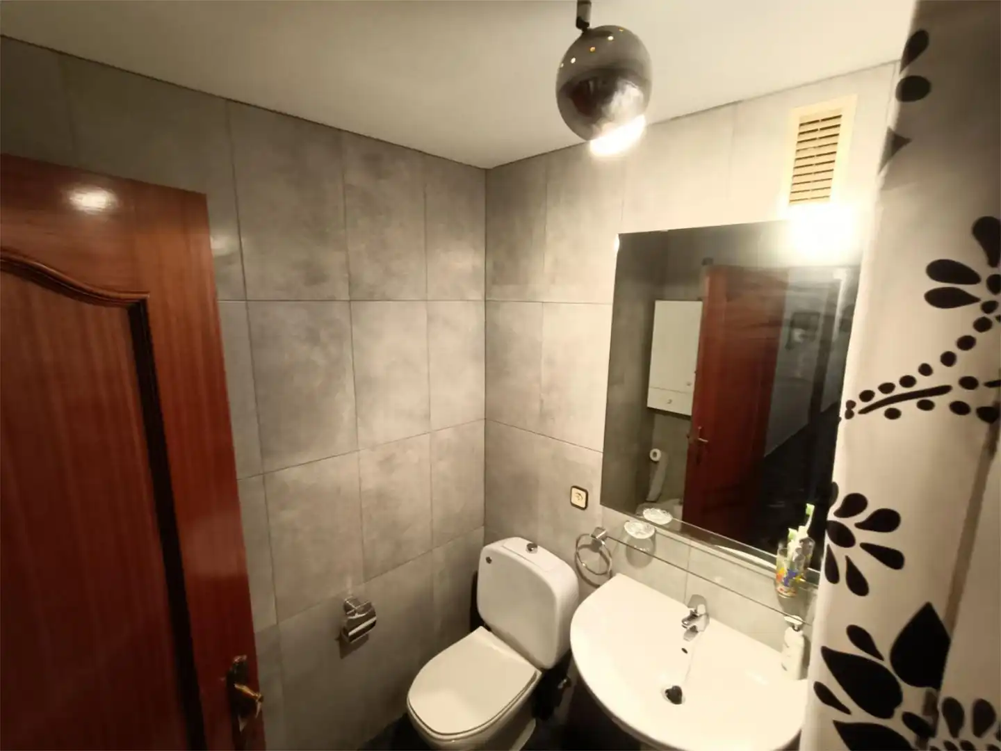 Flat for sale in Calle Alfonso de Cossío, 3, Parque María Luisa -Giralda Sur Bathroom of Flat for sale in Sevilla with Terrace, Storage room and Balcony