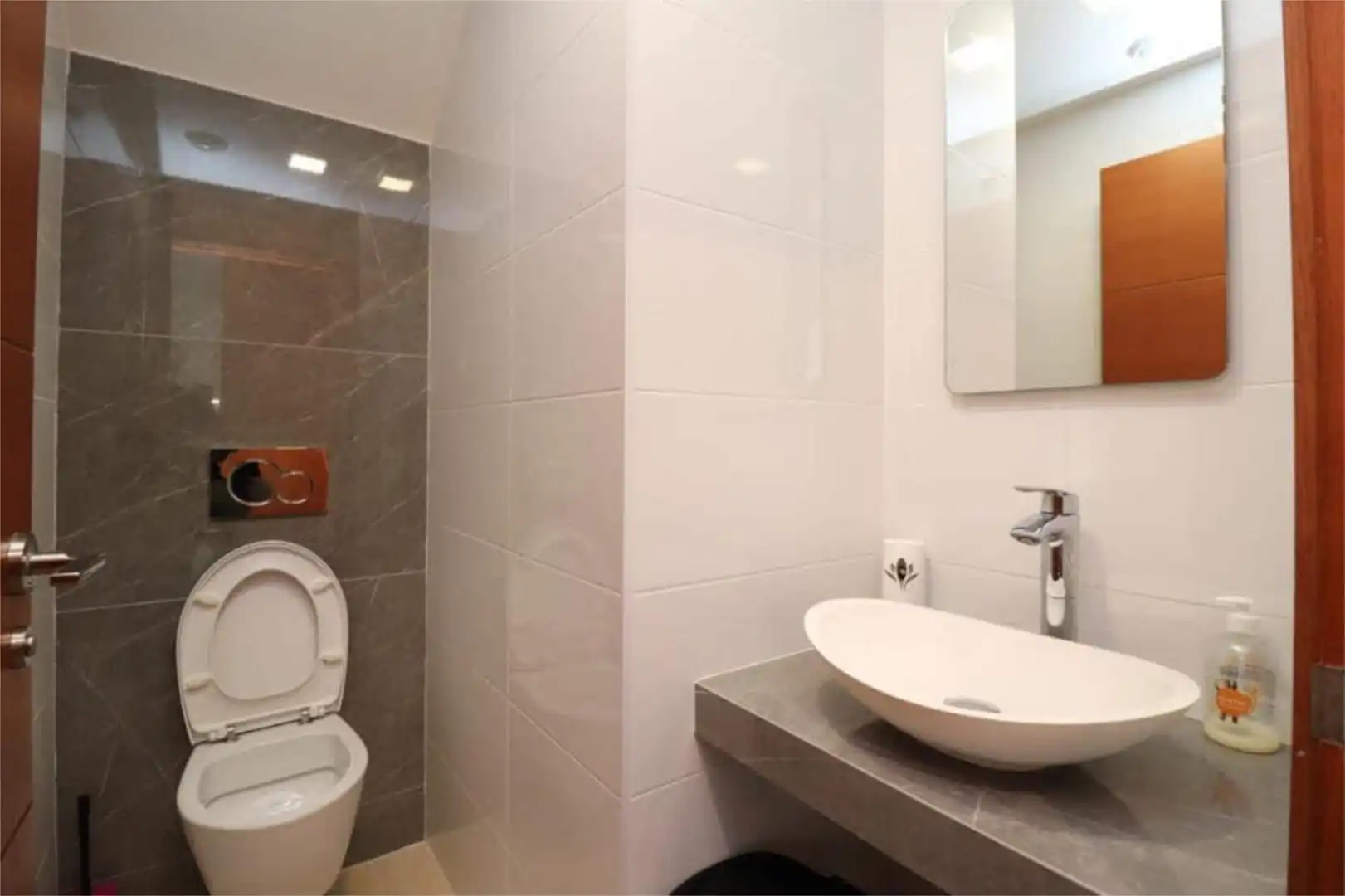 Wohnung zum Verkauf in Carrer la Malva Rosa, 9, El Raso Badezimmer von Wohnung zum Verkauf in Guardamar del Segura mit Terrasse, Schwimmbad und Balkon