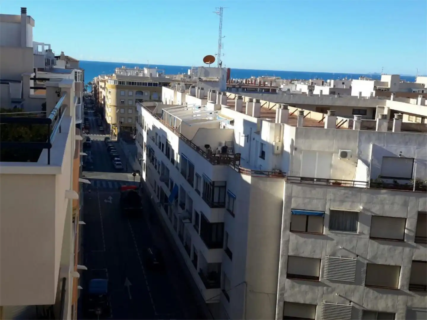 Vista exterior de Ático en venta en Torrevieja con Aire acondicionado y Terraza