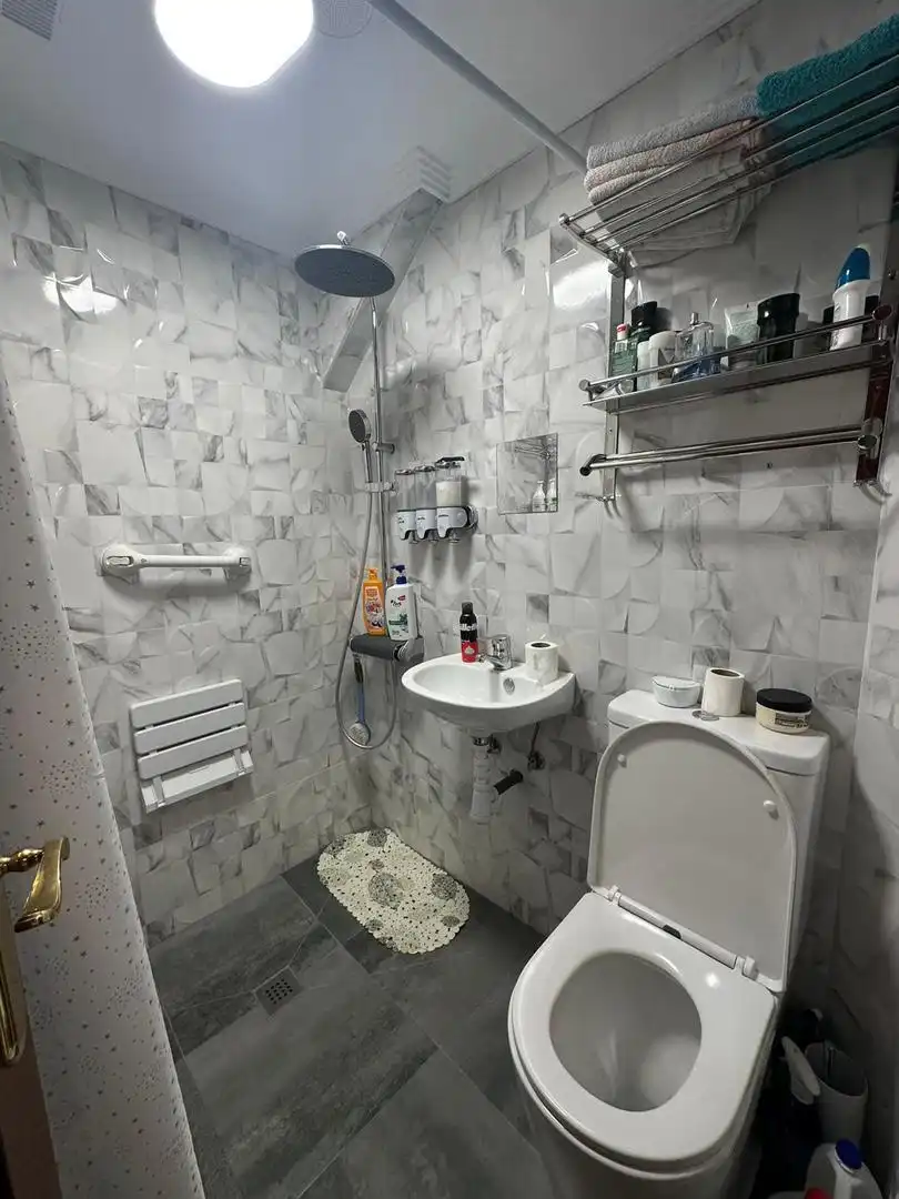 Bathroom of Detached homes for sale in El Redal  with Heating, Private garden and Parquet flooring