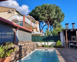 Piscina de Casa o xalet en venda en Barberà del Vallès amb Aire condicionat, Terrassa i Piscina