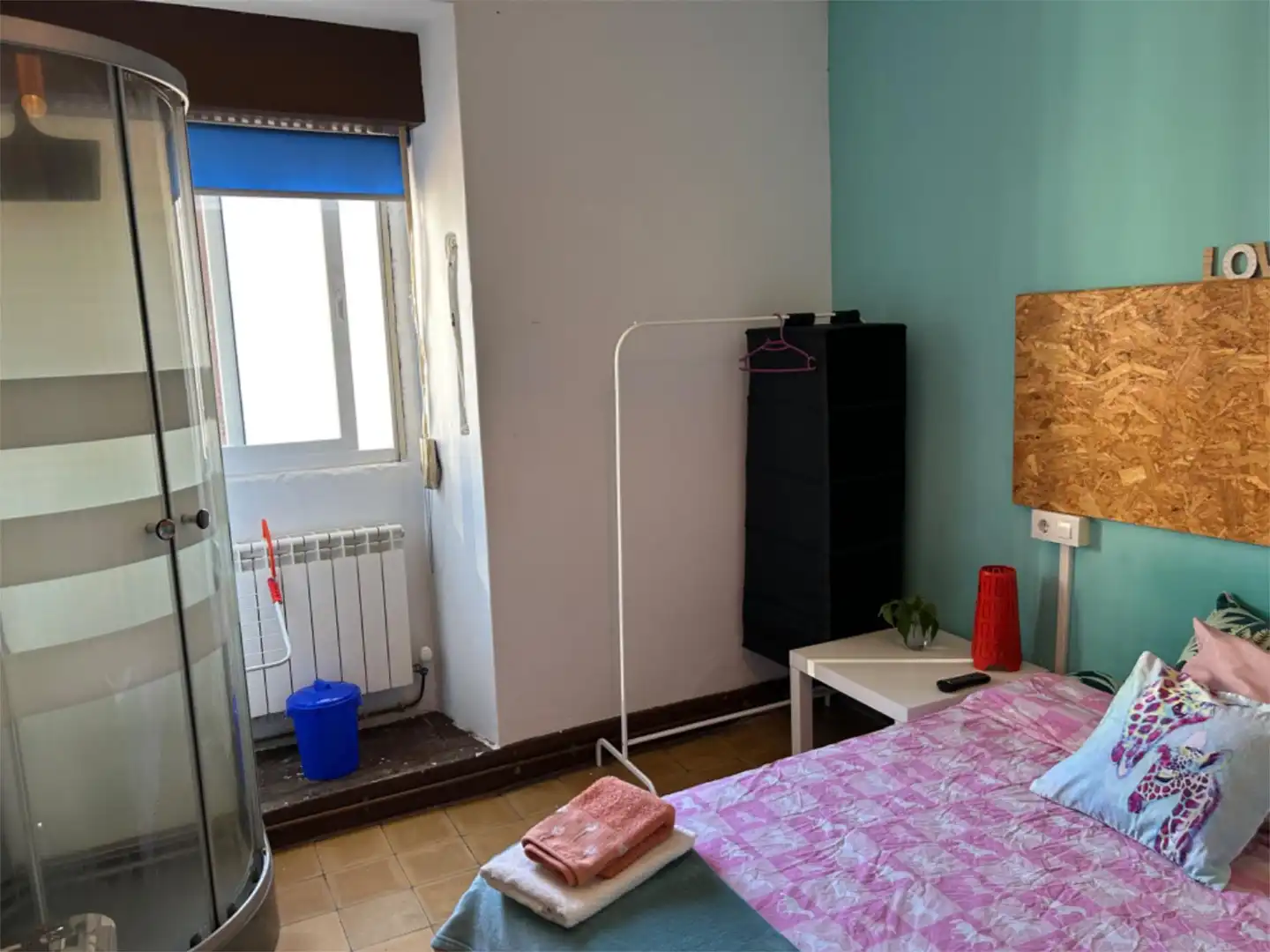 Habitación en Rúa Real, 4, Casco Vello Habitación de Piso para compartir en Vigo con Calefacción y Amueblado