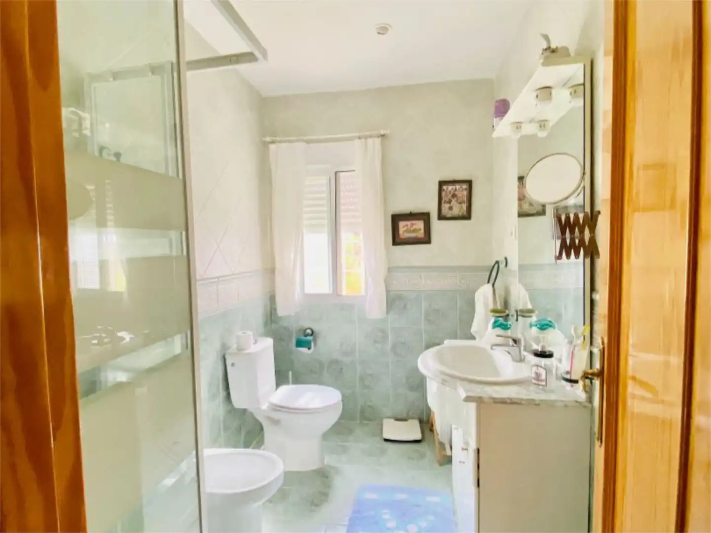 Houses for sale in Calle Velázquez, 51, Villa del Prado Bathroom of Houses for sale in Villa del Prado with Heating, Private garden and Terrace