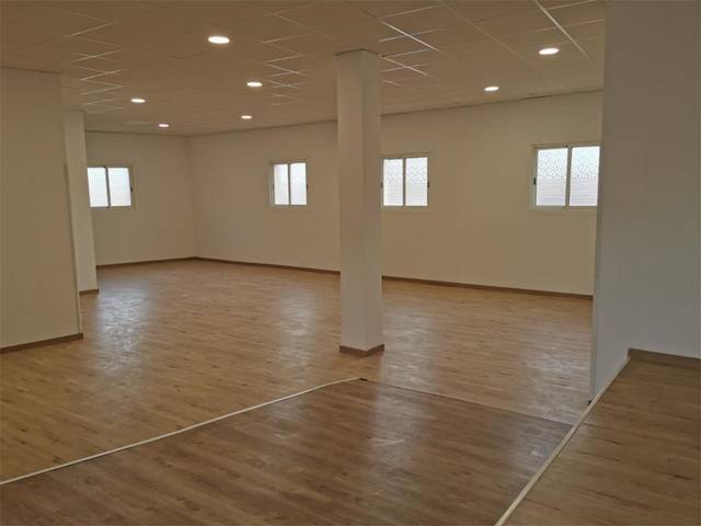 Local comercial en Alquiler en Avenida da Maía, 50 en Bertamirans