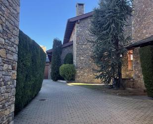 Vista exterior de Casa adosada en venda en Prats i Sansor amb Calefacció, Jardí privat i Parquet