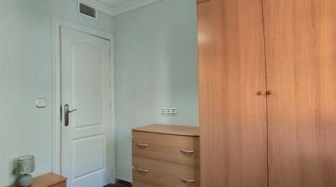 Photo 2 of Flat to share in Avenida de Cervantes, 25, Bola de Oro, Granada