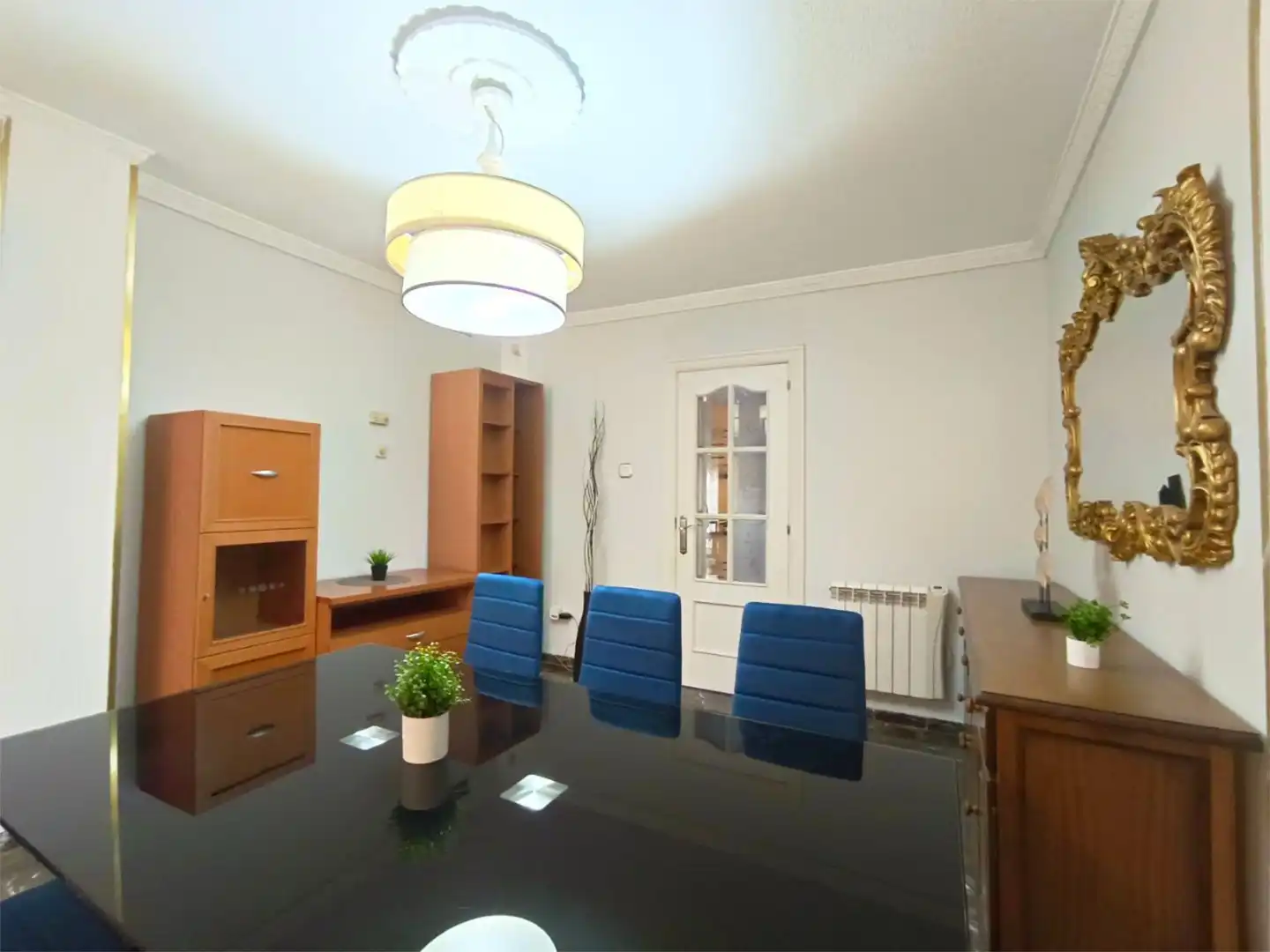 Room in Avenida de Cervantes, 25, Bola de Oro Dining room of Flat for share in Granada with Air Conditioner, Heating and Furnished