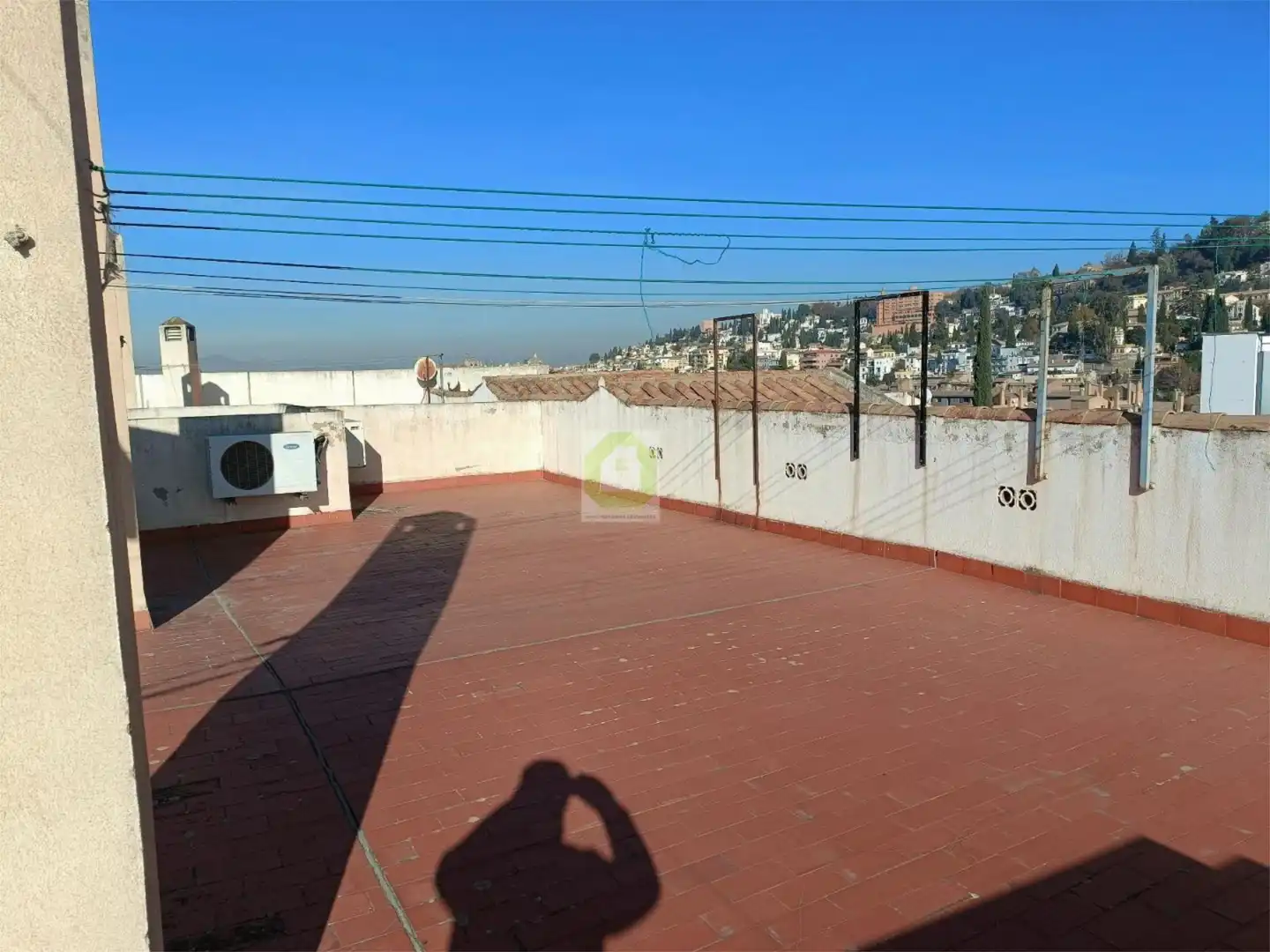 Room in Avenida de Cervantes, 25, Bola de Oro Terrace of Flat for share in Granada with Air Conditioner, Heating and Furnished
