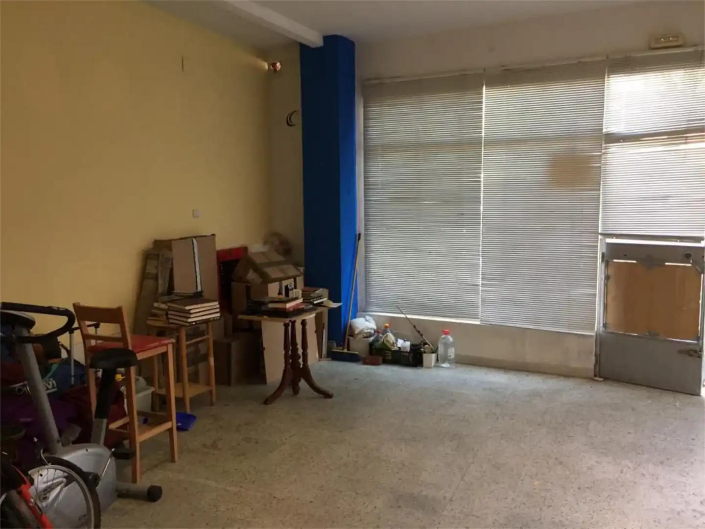 Local de lloguer a Vía Complutense, 85, Caballería Española