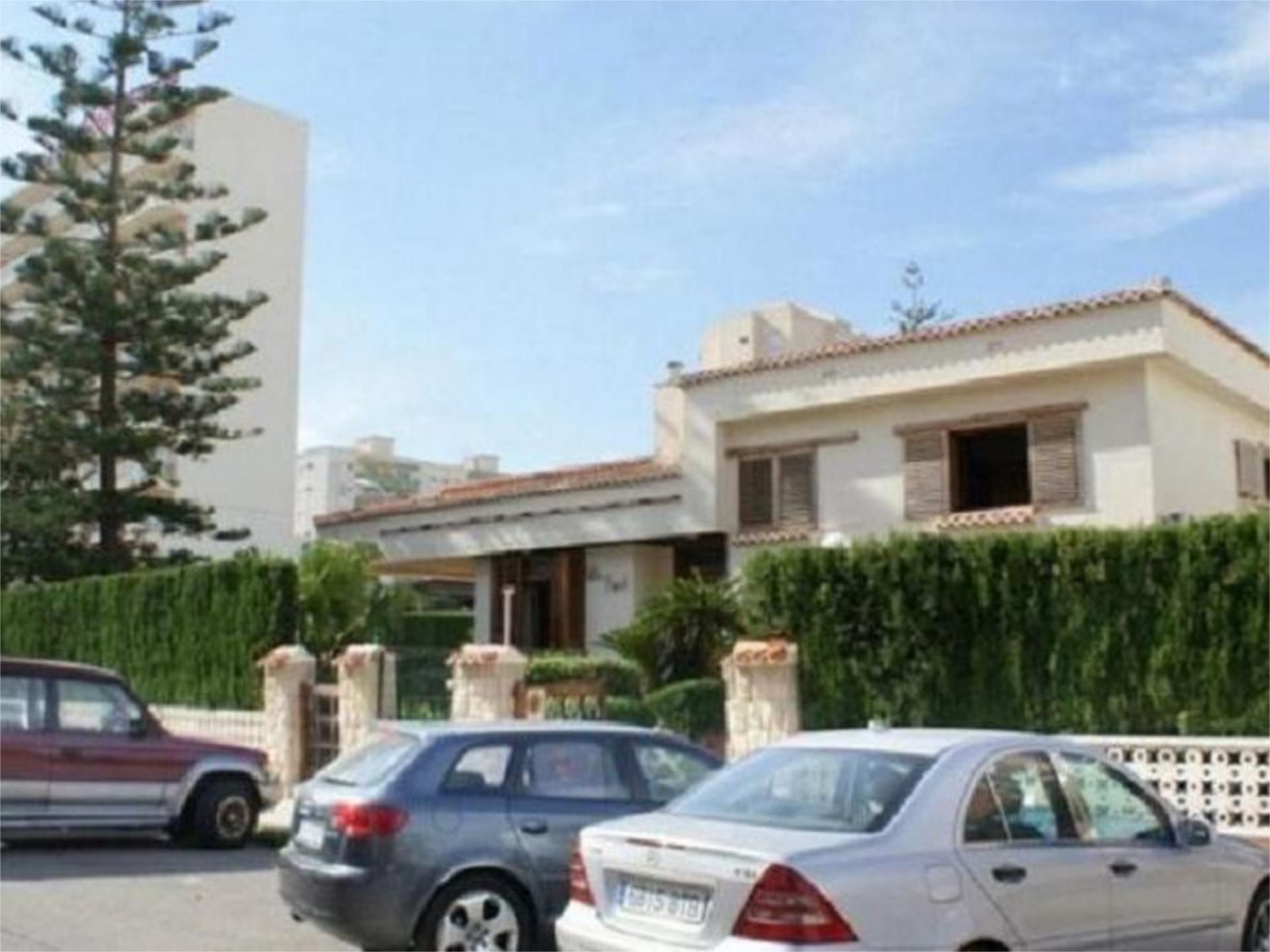 Vista exterior de Casa o xalet de lloguer en Gandia amb Aire condicionat, Calefacció i Jardí privat