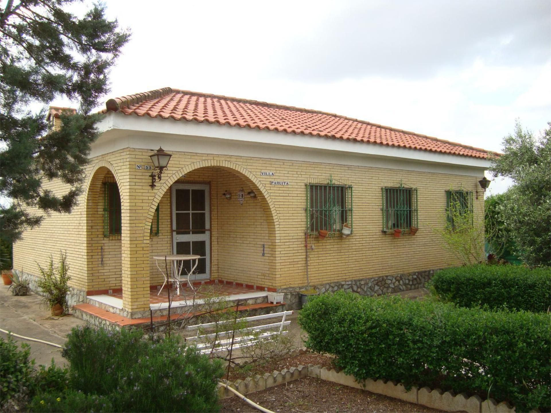 Vista exterior de Pis en venda en Carmona amb Aire condicionat, Jardí privat i Terrassa