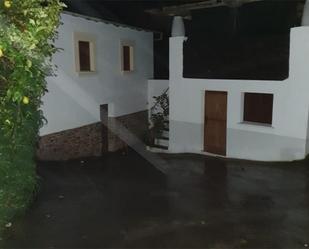 Vista exterior de Casa o xalet de lloguer en Valdés - Luarca amb Jardí privat i Moblat