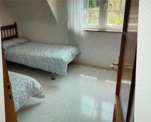 Dormitori de Apartament de lloguer en Galende amb Balcó