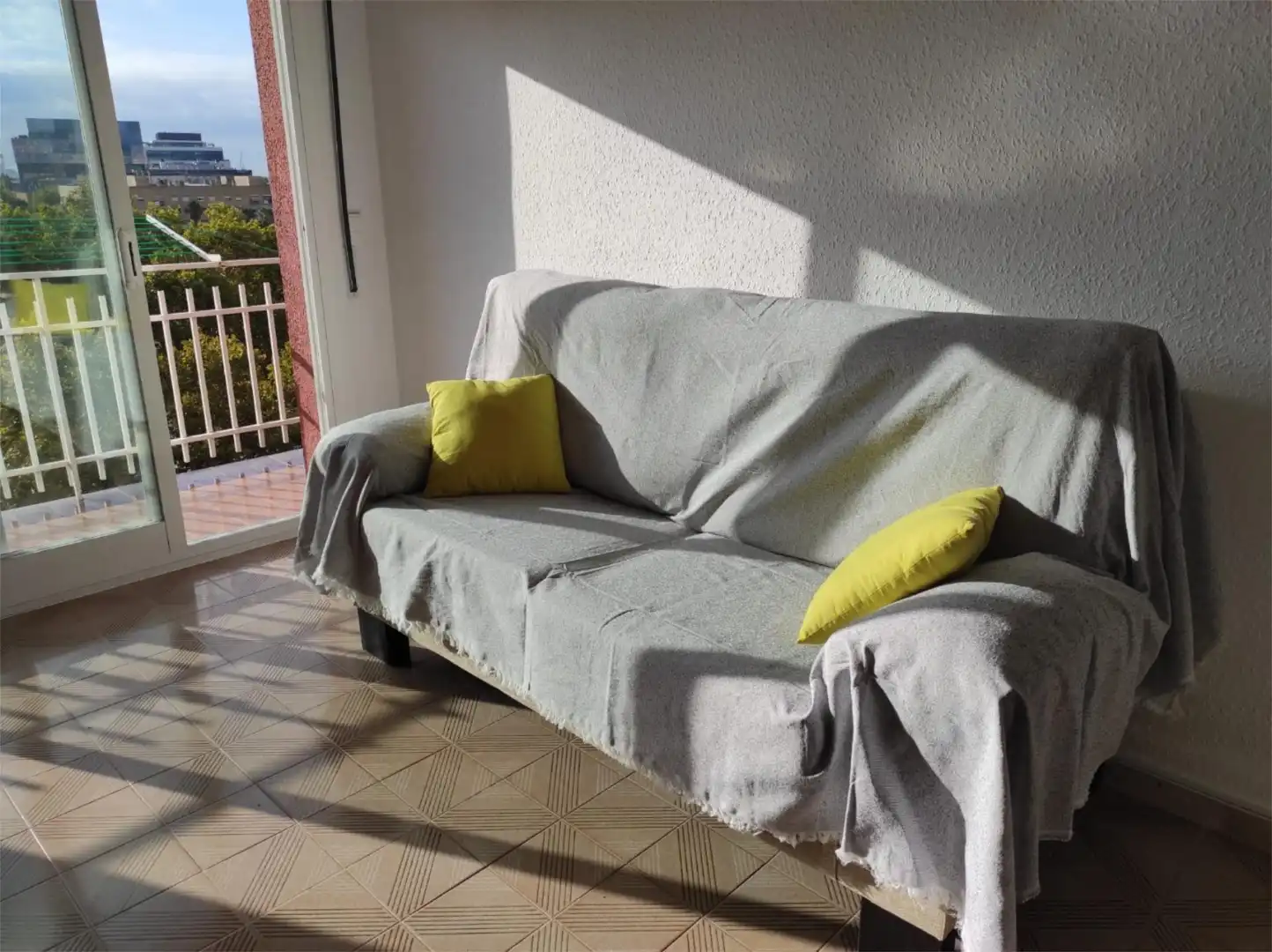 Habitació a Carrer dels Alts Forns, 72, La Marina del Port Habitació a Carrer dels Alts Forns, 72, La Marina del Port