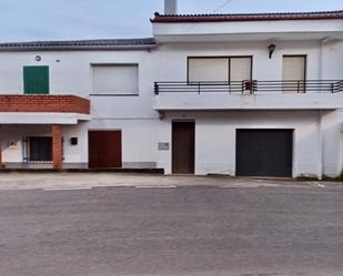 Vista exterior de Casa o xalet en venda en Cadalso amb Terrassa, Piscina i Balcó