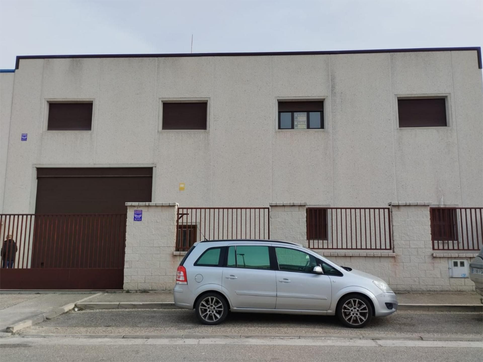 Vista exterior de Oficina de lloguer en Peñafiel