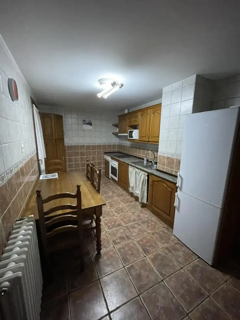 Habitación en Carretera Echauri, 14, Orkoien Cocina de Piso para compartir en Orkoien con Calefacción, Jardín privado y Parquet
