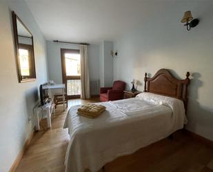 Bedroom of Flat to share in Orkoien  with Heating, Private garden and Parquet flooring