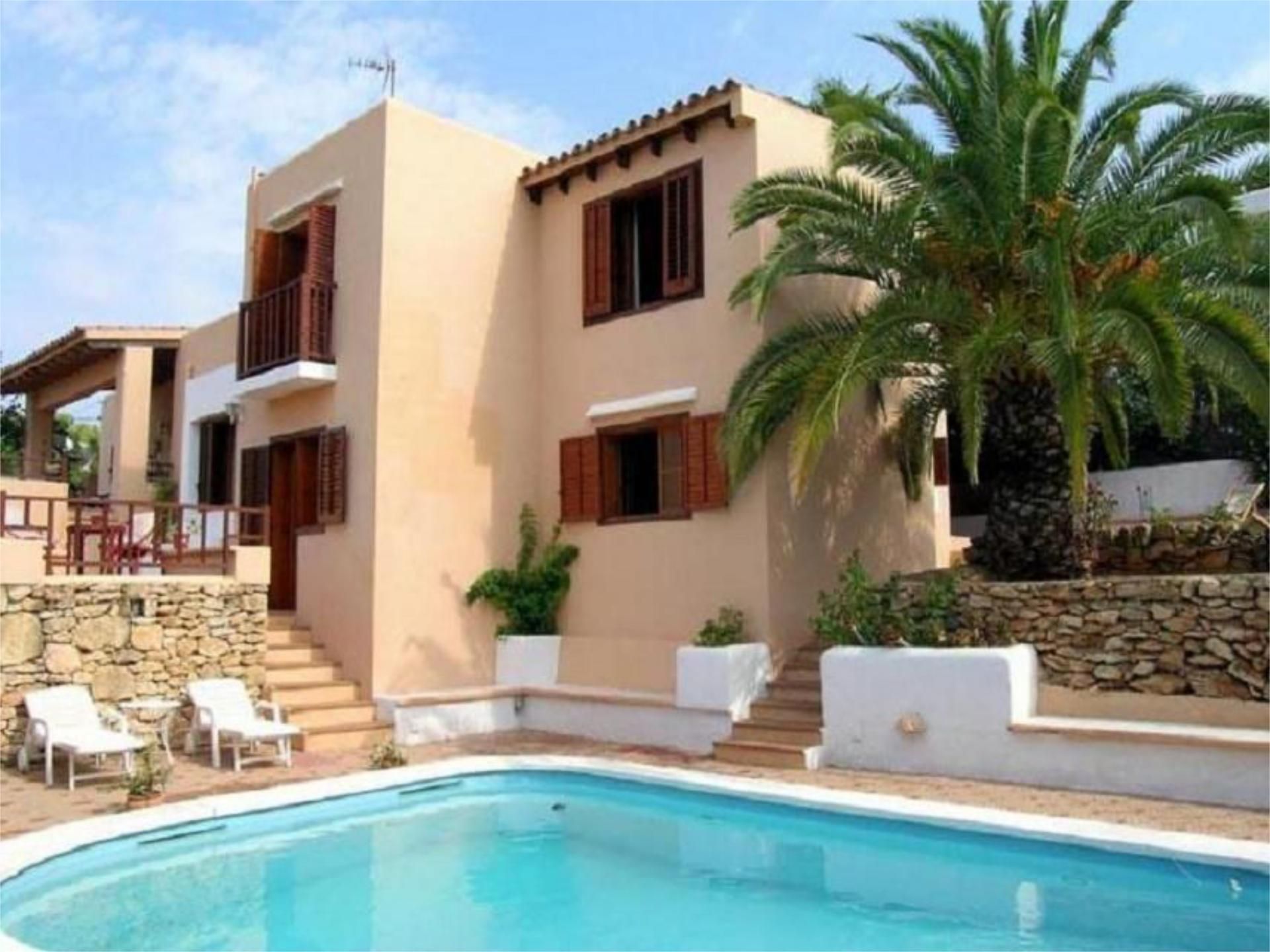 Vista exterior de Casa o xalet de lloguer en Santa Eulària des Riu amb Aire condicionat, Terrassa i Piscina
