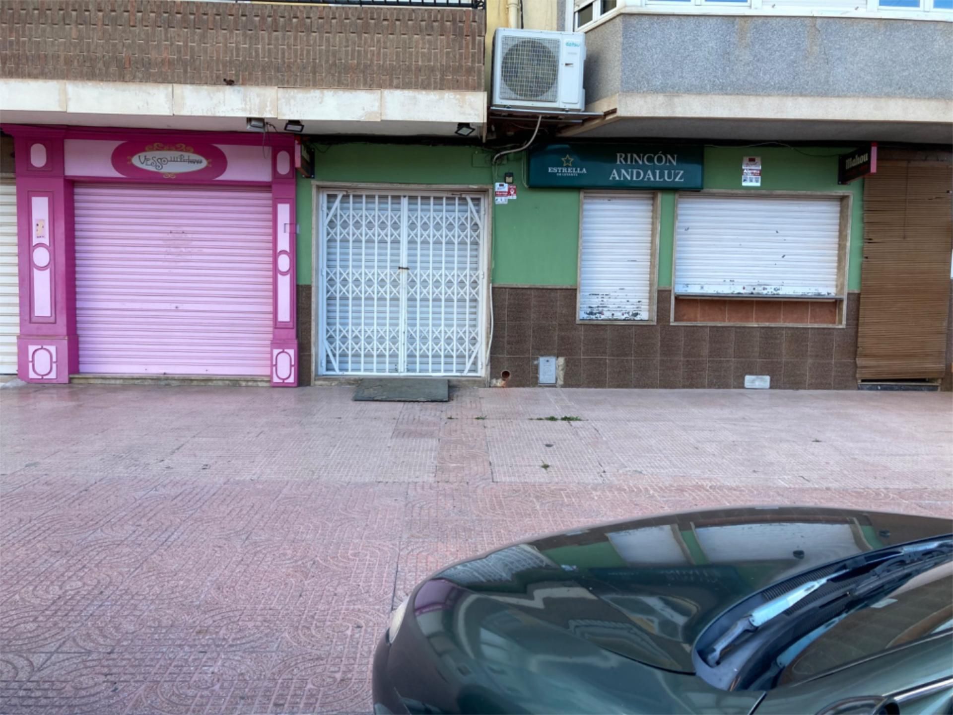 Local en venda a Paseo de la Constitución, 4, El Pinós / Pinoso