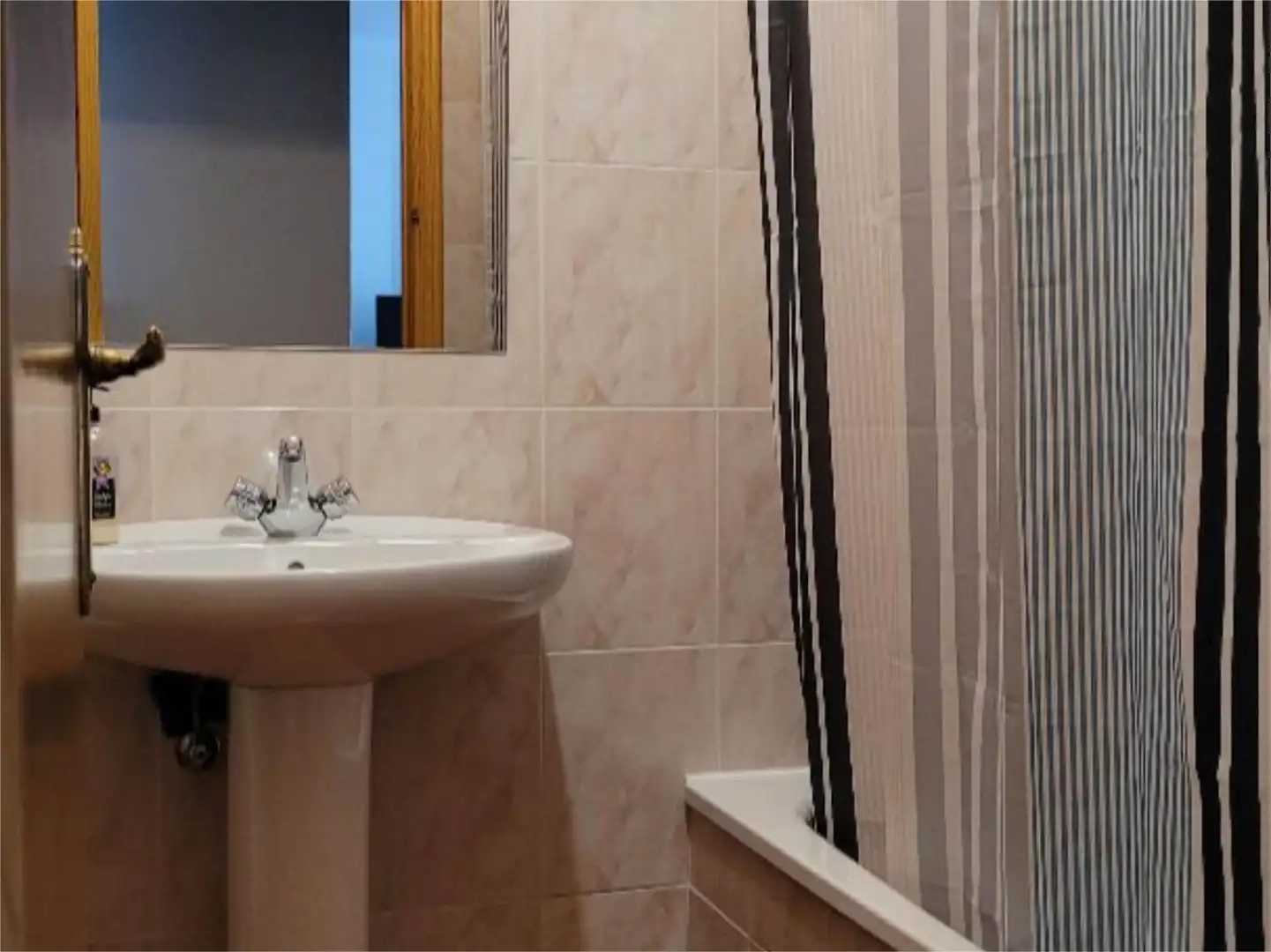 Apartamento en venta en Calle San Antonio, 6, Grazalema Baño de Apartamento en venta en Grazalema con Aire acondicionado y Balcón