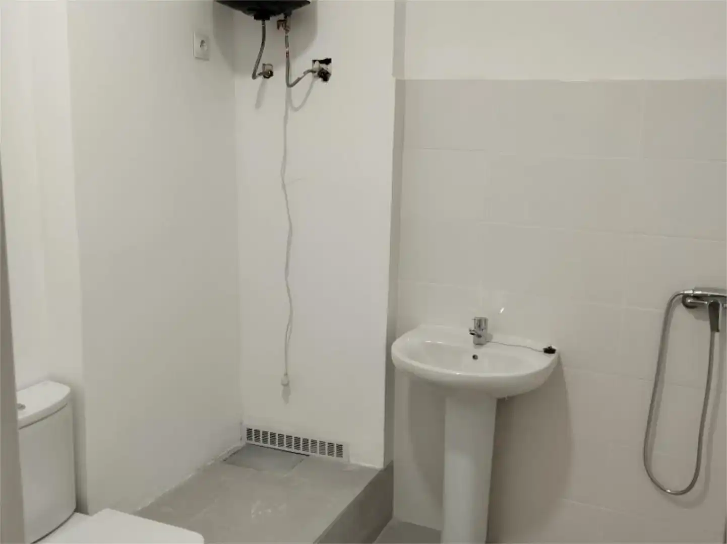 Geschaftsraum zur Miete in Calle de San Agustín, 12, Casco Antiguo Badezimmer von Geschaftsraum zur Miete in Pamplona / Iruña