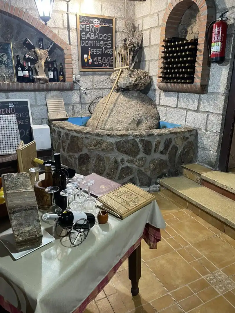 Casa adosada en venda a Calle Mirador, 4, Herradón de Pinares Casa adosada en venda en Herradón de Pinares amb Aire condicionat