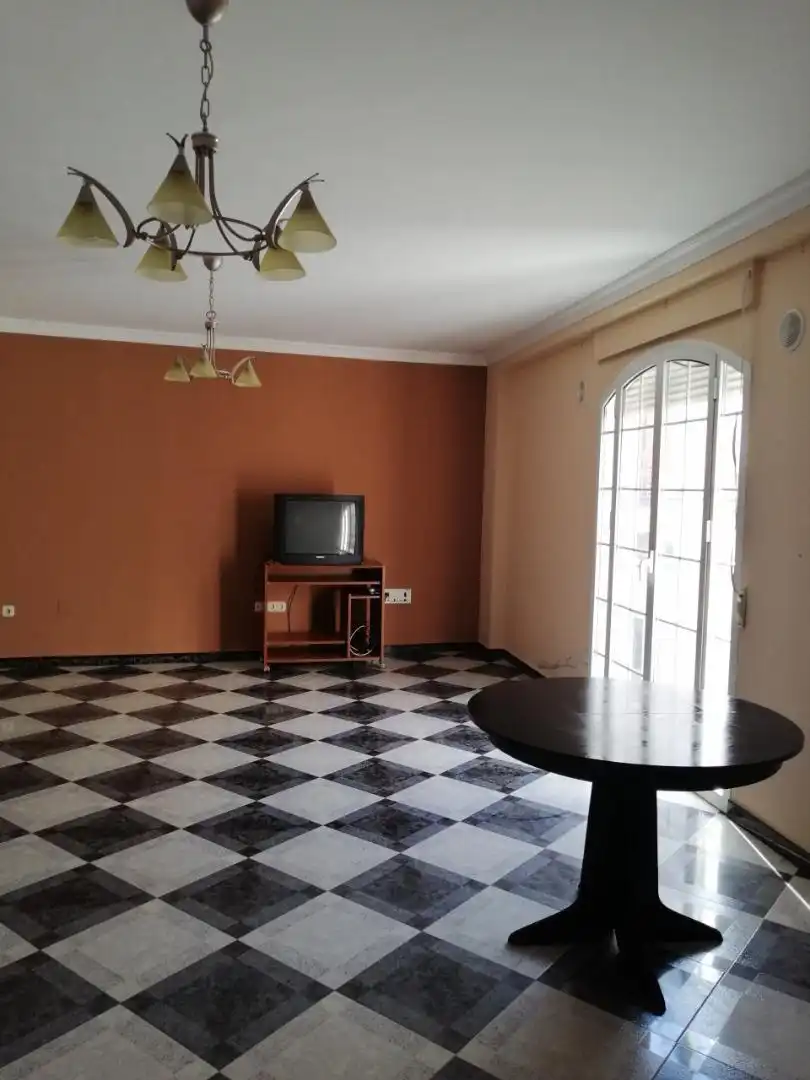 Sala d'estar de Pis en venda en Casarabonela amb Aire condicionat, Terrassa i Aparcament comunitari