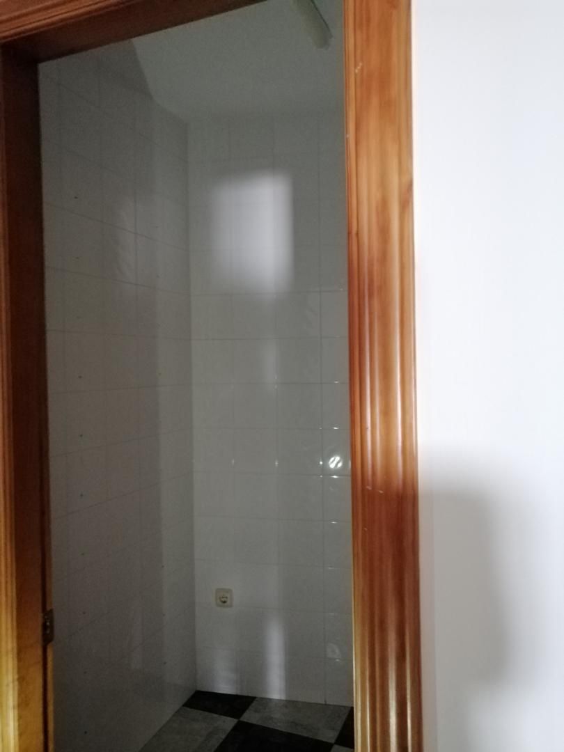 Bathroom of Flat for sale in Casarabonela  with Air Conditioner, Terrace and Community parking