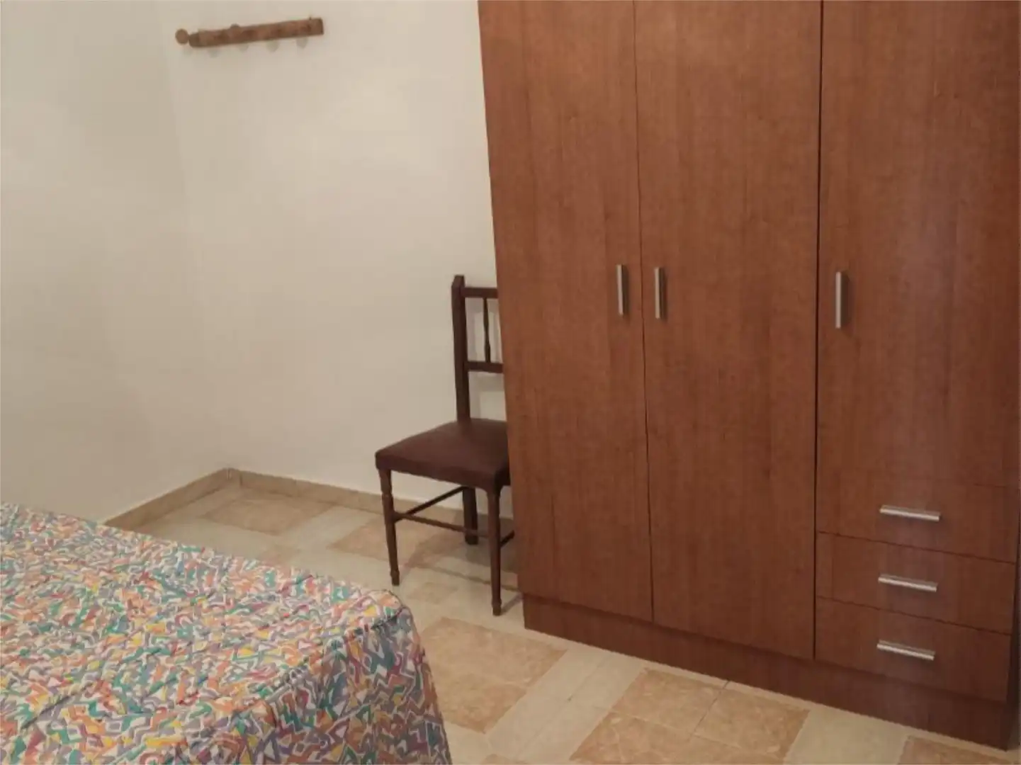 Schlafzimmer von Einfamilien-Reihenhaus zur Miete in Navalvillar de Pela mit Heizung und Möbliert