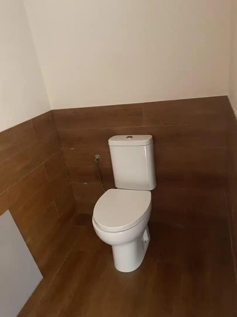 Baño de Local de alquiler en Écija con Aire acondicionado y Calefacción