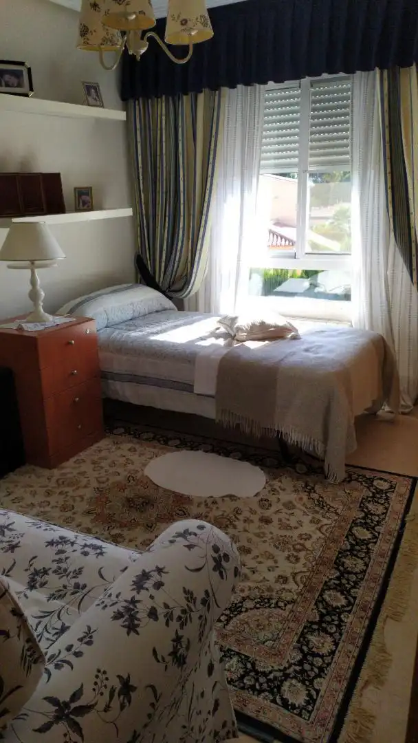Habitación de Casa adosada en venta en L'Alfàs del Pi con Aire acondicionado, Terraza y Piscina
