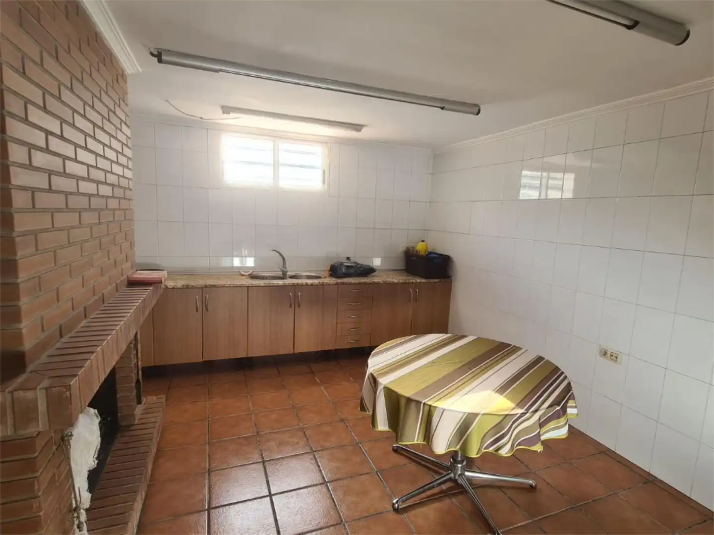Houses for sale in Urbanizacion Aguasol, 72, Pedanías - Extrarradio Kitchen of Houses for sale in Albacete with Air Conditioner, Heating and Private garden