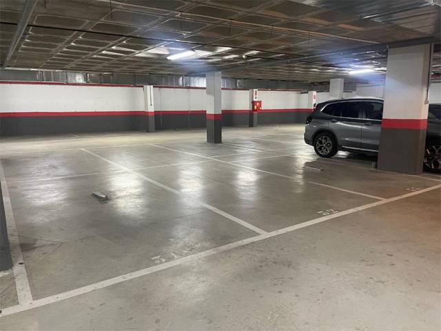 Garaje en Alquiler en Avenida Leonardo Da Vinci, 3 en Los Olivos - Los Ángeles