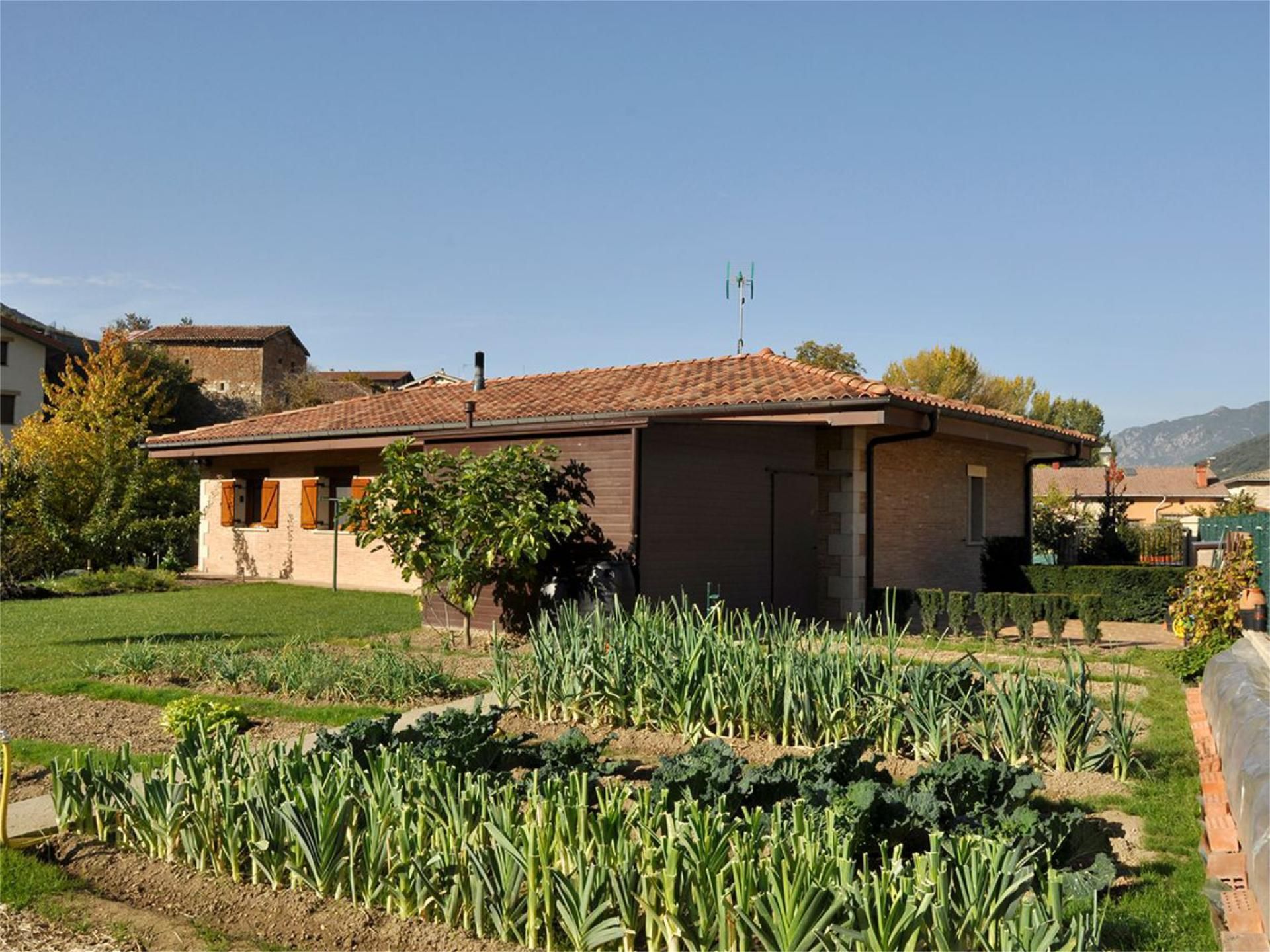Exterior view of Country house for sale in Zambrana  with Heating, Private garden and Parquet flooring