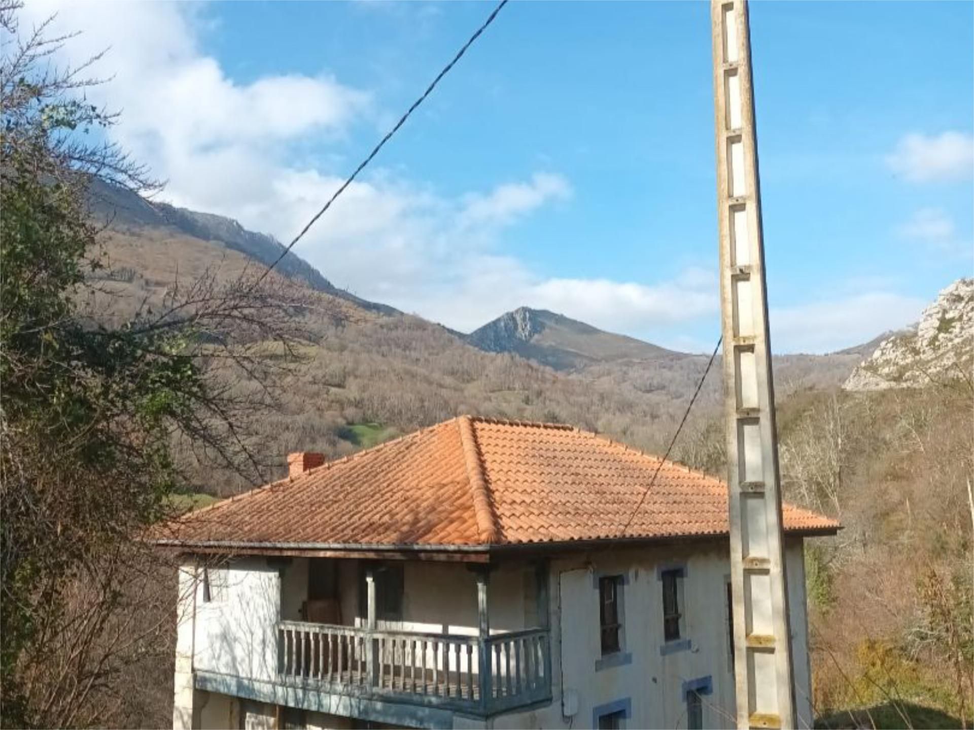 Vista exterior de Pis en venda en Ponga amb Jardí privat i Balcó