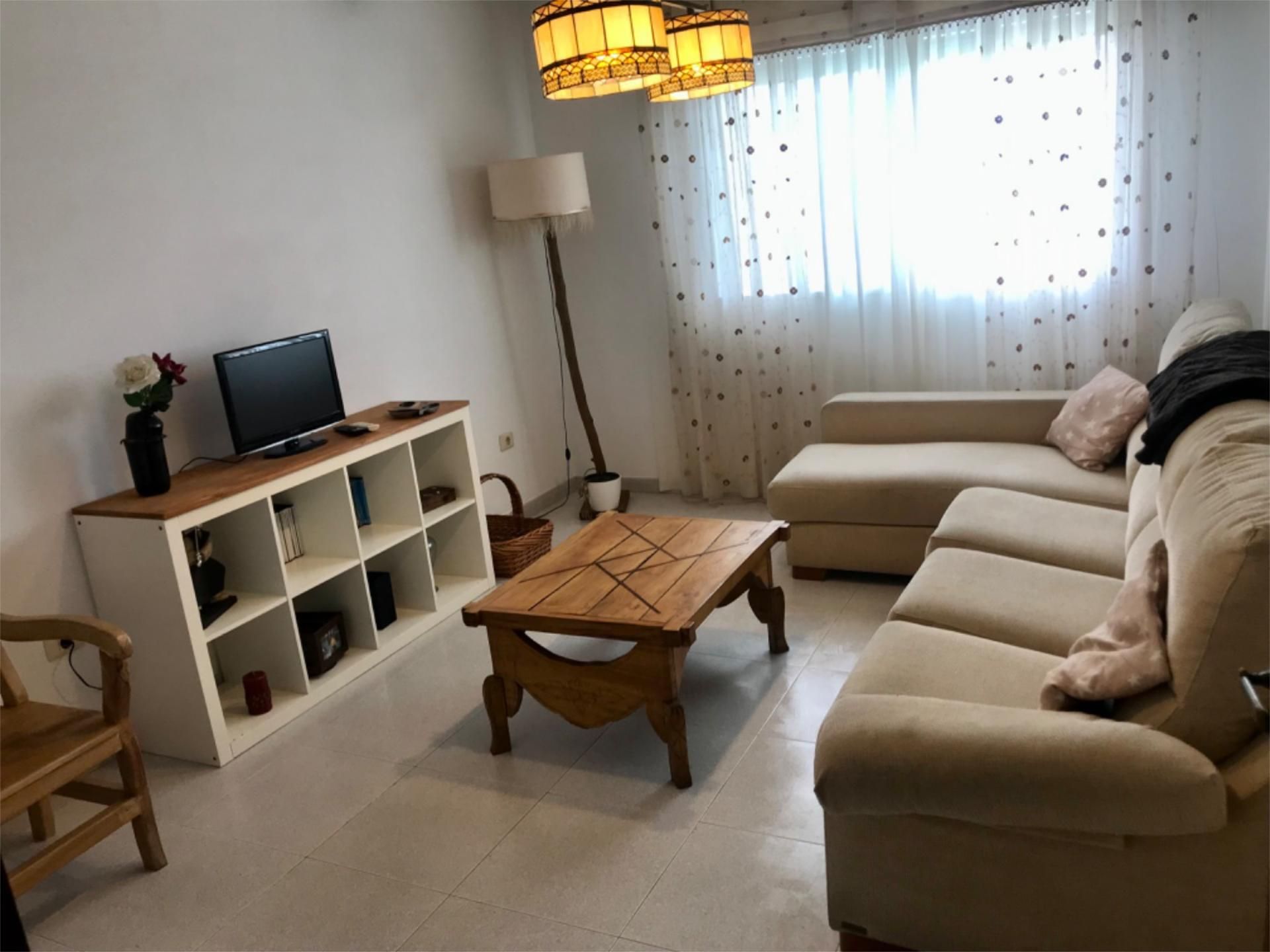 Sala d'estar de Pis de lloguer en Bueu amb Calefacció, Terrassa i Traster
